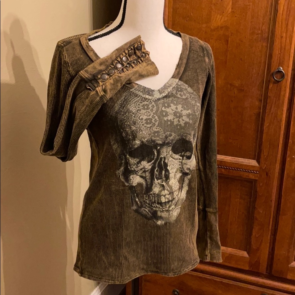 Idylle brand  thermal skull top